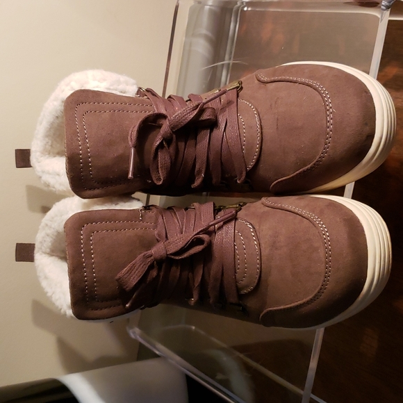 True Craft Shoes - True Craft lace up booties 8M